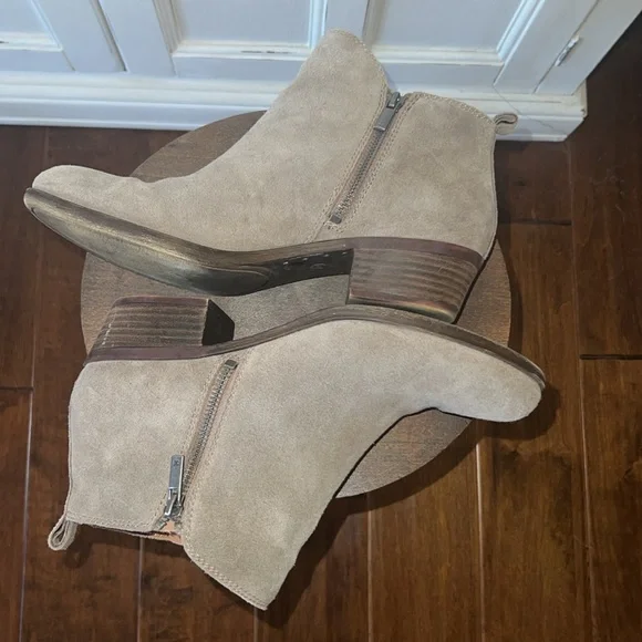 Women’s Lucky Brand Basel Suede Ankle Booties (Size 9/Medium) - Picture 3 of 6